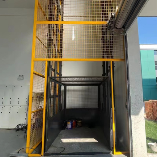 镇江导轨式升降机助力物流园破解运输难题