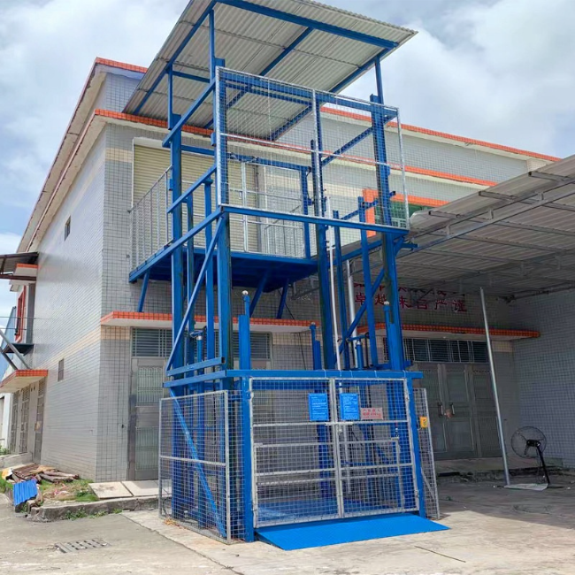 镇江建材厂室外升降货梯安装